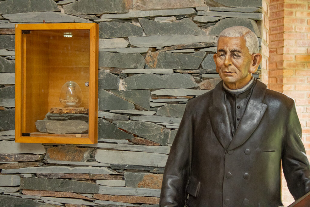 El legado del Cura Brochero inspira a miles de peregrinos en los caminos de la fe