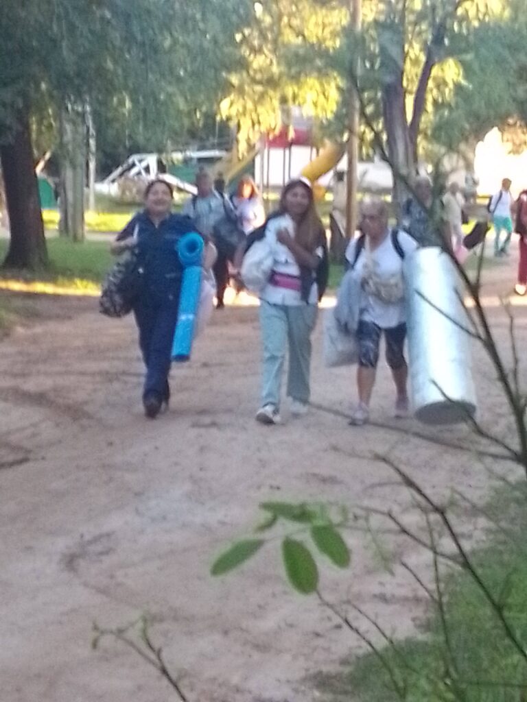 Las podologas k con sus manos mágicas isieron de nuestras dolencias más llevaderas 
Gracias infinitas a ellas