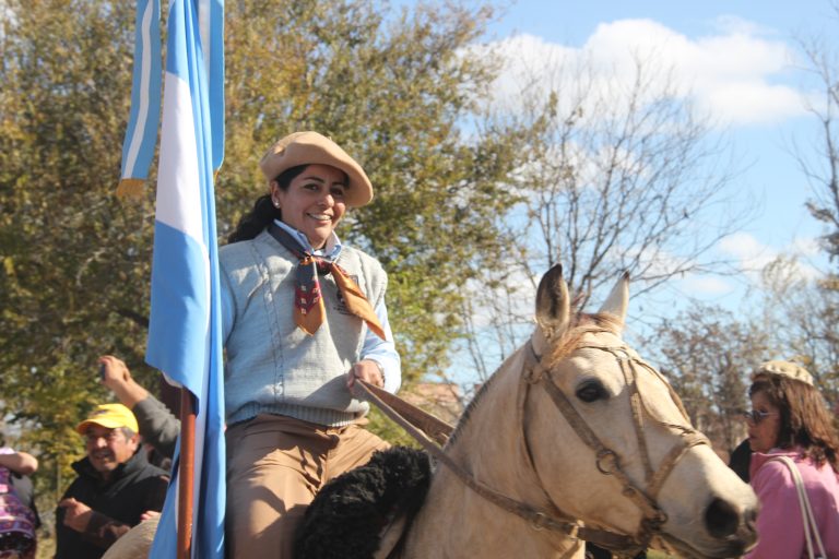 La Brocheriana dijo presente en los festejos patrios por el 25 de Mayo en Villa Cura Brochero